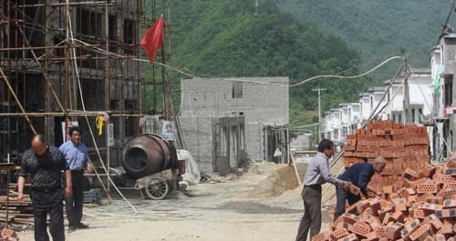 狮子沟移民小区建设忙