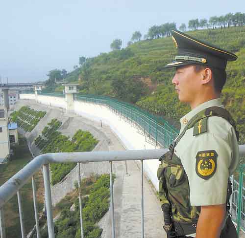 无怨无悔守平安