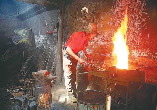 古镇打铁人