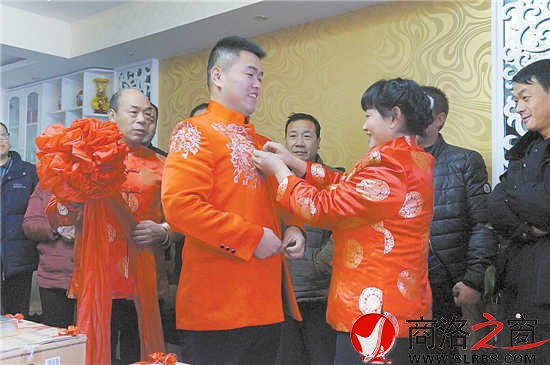 娘为你最后一次穿衣