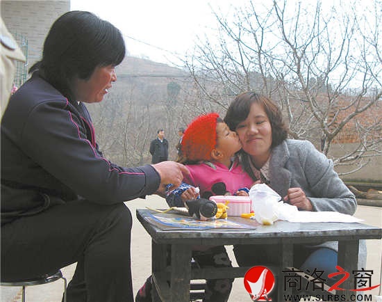 计生干部颜书霞成为养育师后，总能收获意外的幸福。