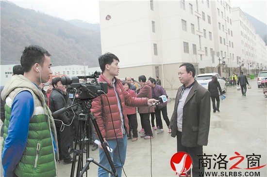 “一江清水供京津”生态移民样板工程——镇安花园千户移民小区成为记者采访的热点