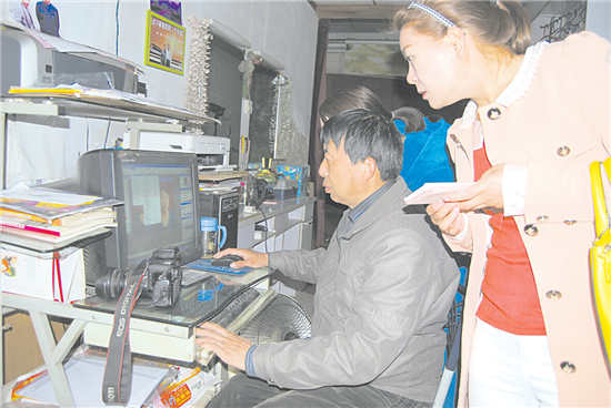 乐观自强的残疾摄影师