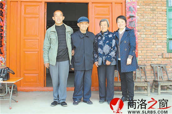 　张福秀老人身体尚好，与老伴相依相伴。得知我们要采访张福秀，张福秀的女儿专程从西安赶回来。