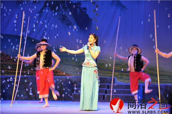 首届陕南民歌大赛成果巡演走进洛南