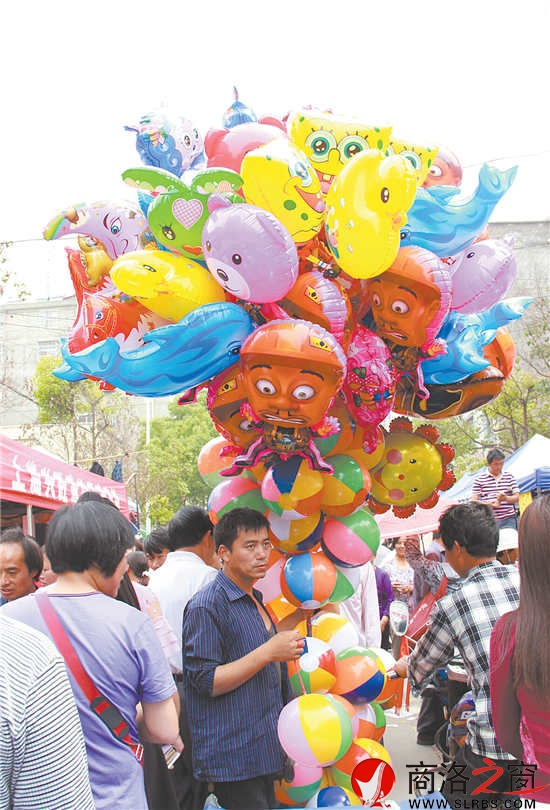 四月八传统古会是商南群众的盛大节日