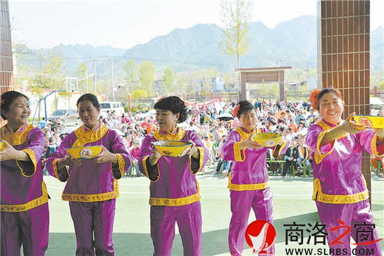 演出舞蹈《醉夕阳》