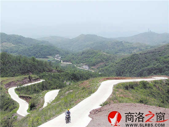 从大赵峪四山庙到上庄的上山路