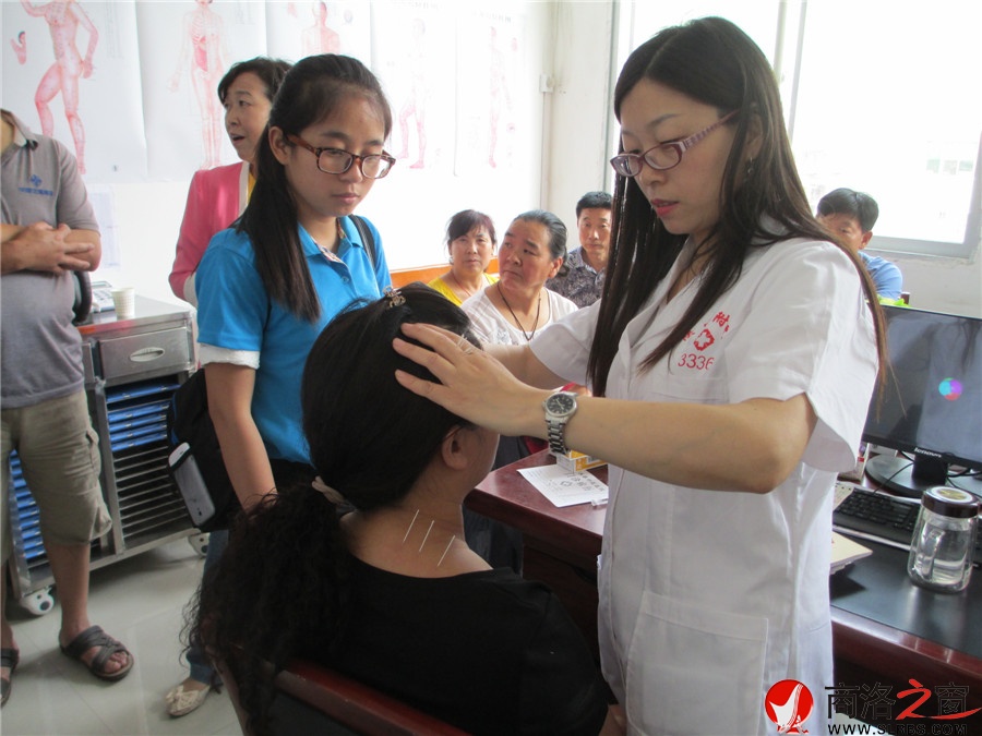 柞水举办大型义诊活动