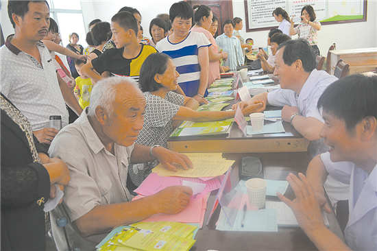 石堰河村来了扶贫工作队