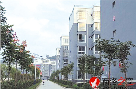 2012年开工建设的大荆镇城北集中安置小区占地160亩,规划有7个住宅小区，可容纳1200户群众入住。小区里建有广场、商