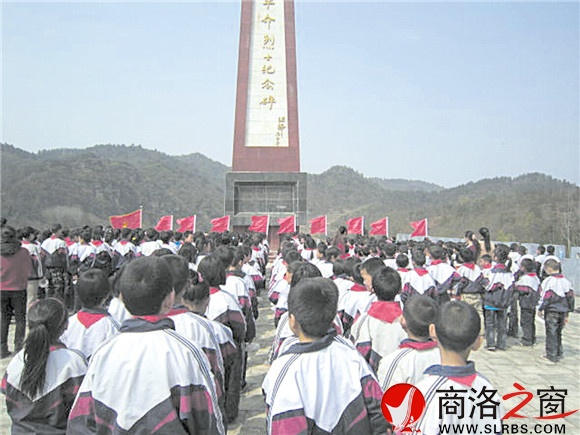前坡岭烈士纪念碑已成为爱国主义教育基地