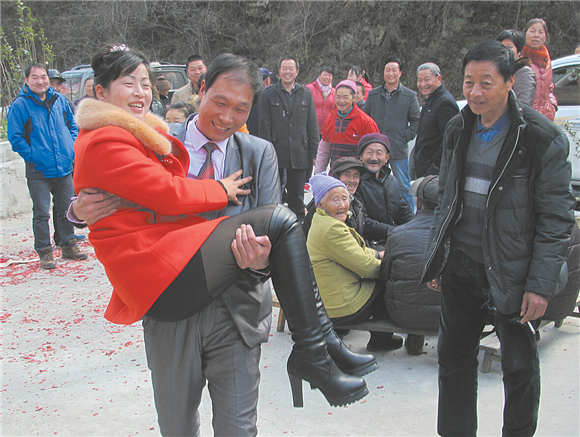 春光沐浴光棍村