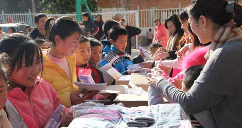 千件衣物送山区