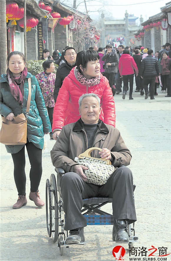 清风街头的温暖——方立2月10日摄于丹凤