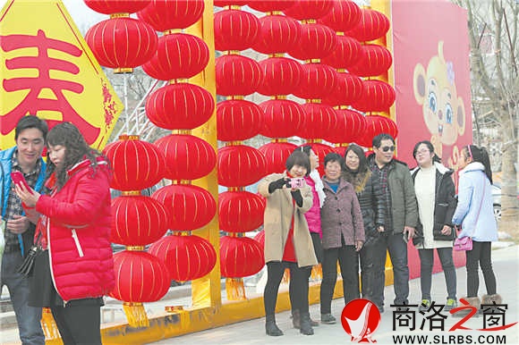 与春天合影——方立摄于丹凤棣花镇