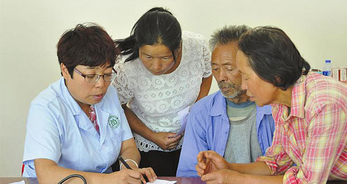 商洛市委组织部联合西安5家爱心单位到连河村开展扶贫