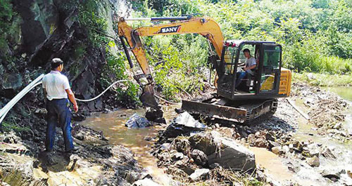 商南县抢修农村供水设施