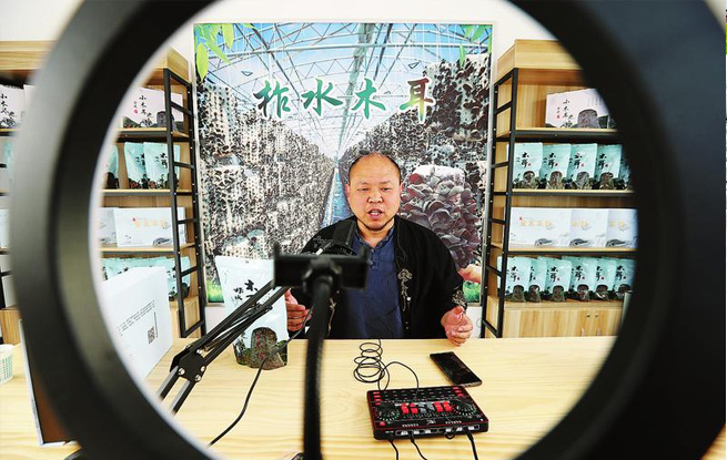从无名小山村到全国明星村