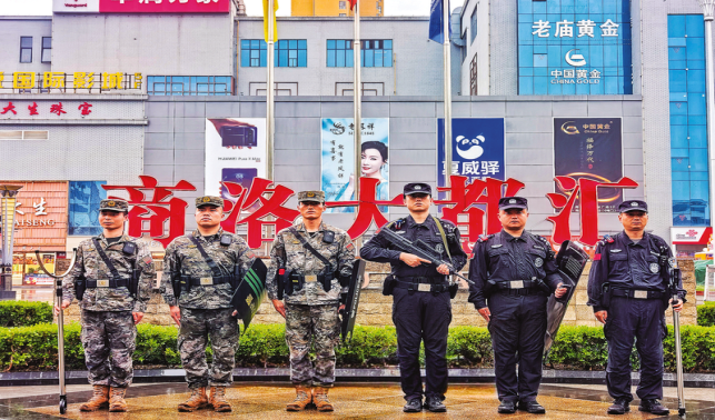 用坚守与汗水书写劳动者荣光