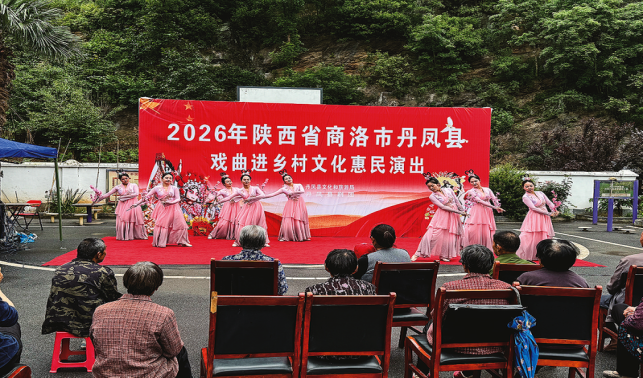 送戏到村口 文化助振兴