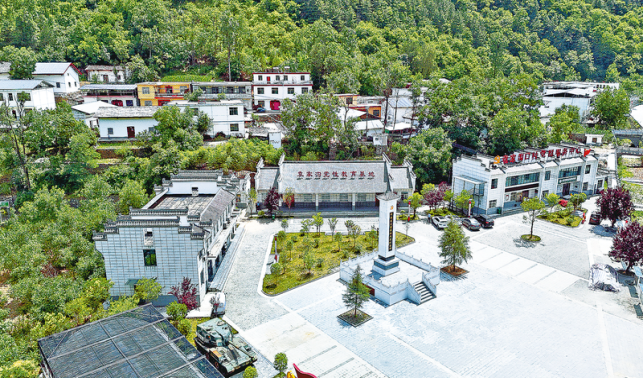 小河口镇：红土地上绘新景
