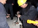 除夕之夜突断电  电力职工忙抢修